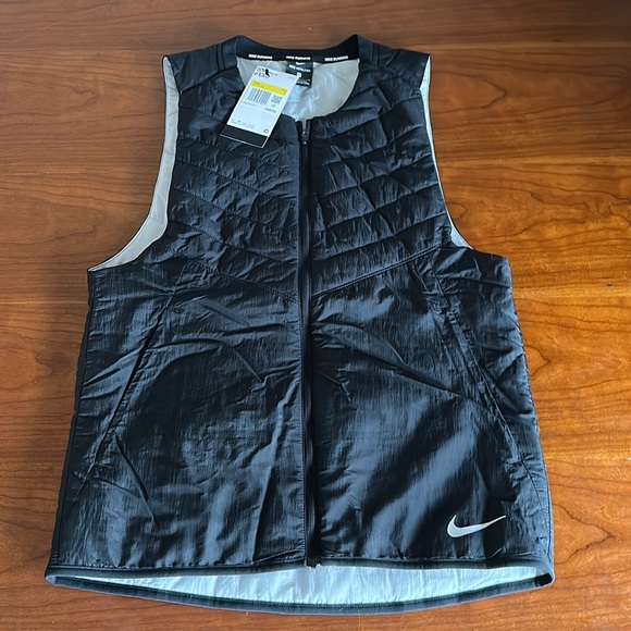 Nike AeroLayer Running Vest Sleeveless Black DJ0533-010 Men’s NWT - Picture 1 of 6